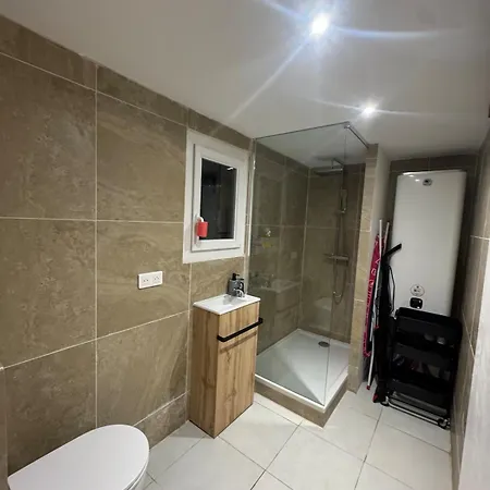 Dependance De Maison Avec Terrasse Privee Apartment